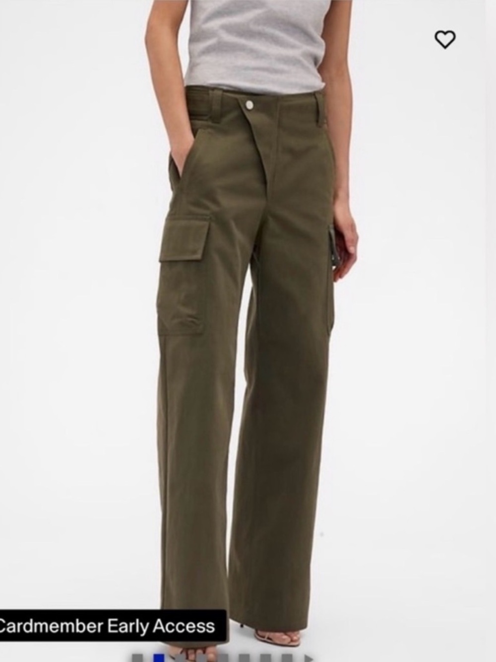 Wide-Leg Cargo Trousers in Olive - Women's